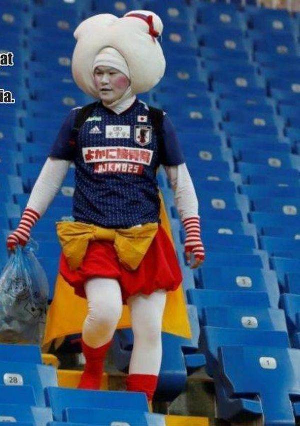 Fanii japonezi au făcut curat în tribune la finalul meciului cu Olanda